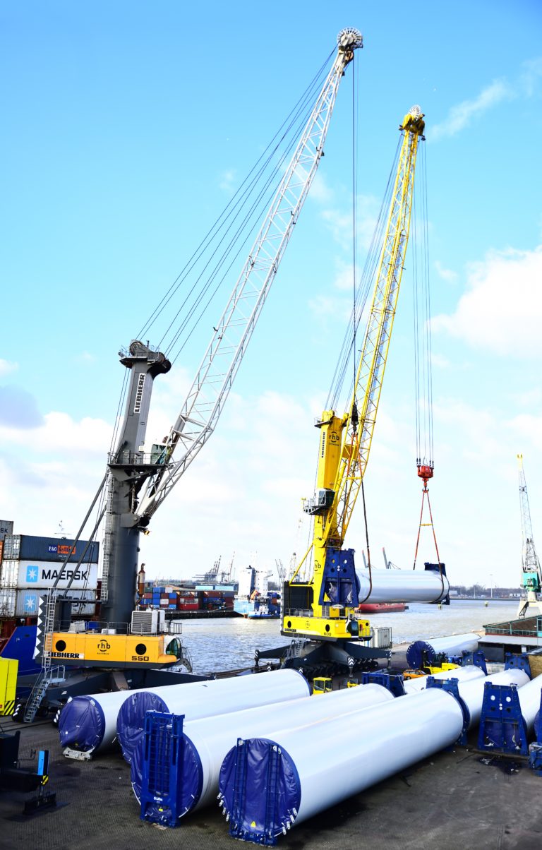 Tandem Lifting LHM 550 + LHM 600 Rotterdam Heavy lift and Project Cargo Cranes RHB Stevedoring & Warehousing