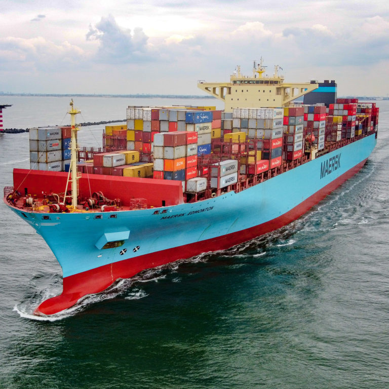 The vessel Maersk Edmonton (IMO: 9458030, MMSI: 219199000) is a container vessel, build in 2011 and sails under the Danish flag. She is 366m long and 48m wide. Maximum TEU: 13.092. (Photo: Wouter van der Mark)
