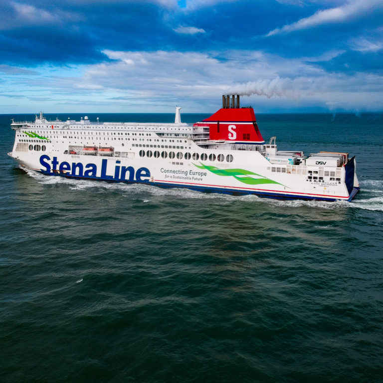 The vessel Stena Brittanica (IMO: 9631993, MMSI: 566954000) is a passenger/ Ro-Ro cargo ship, build in 2010 and sails under the United Kingdom flag. She is 240m long and 32m wide. (Photo: Wouter van der Mark)